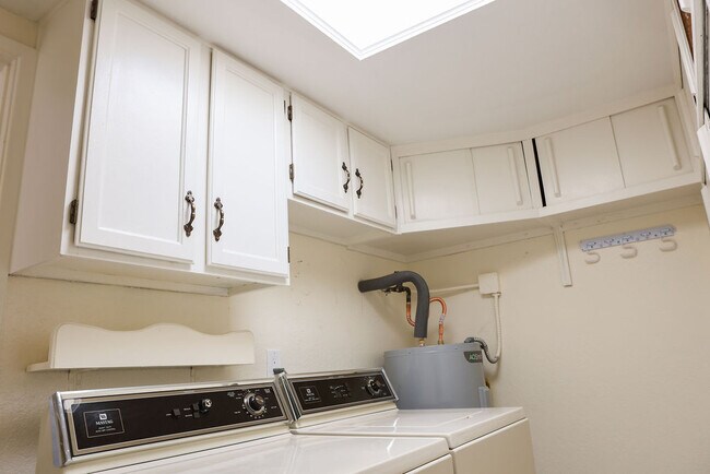 Building Photo - 830 W Rio-Altar