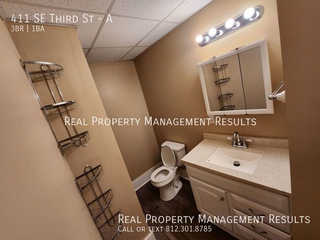 Building Photo - 411 SE Third St-A