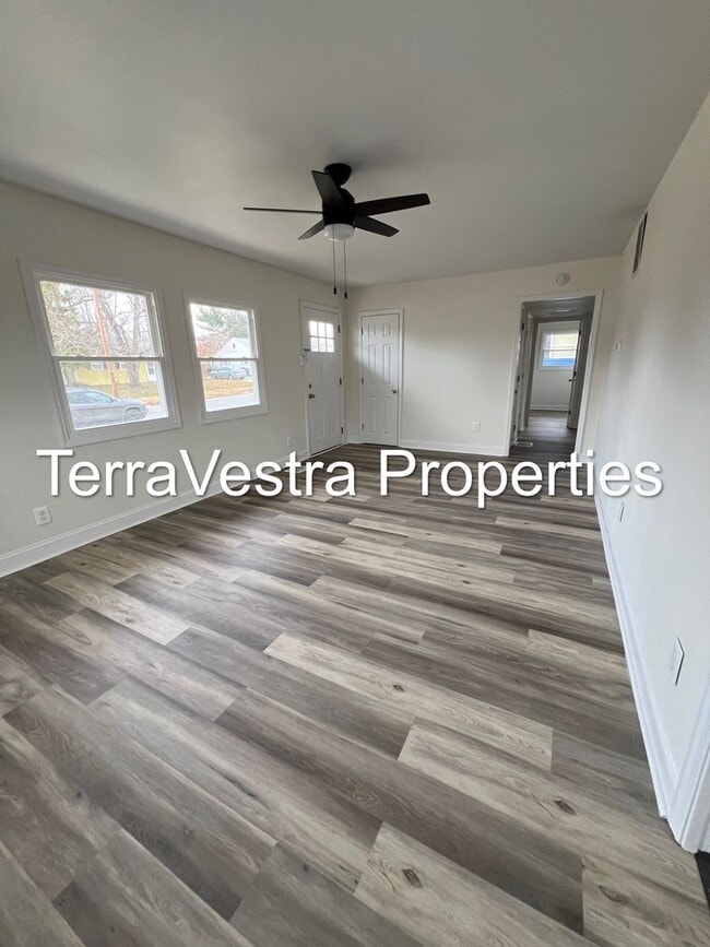 Building Photo - 3 Bed Single Family in Upper Deerfield!