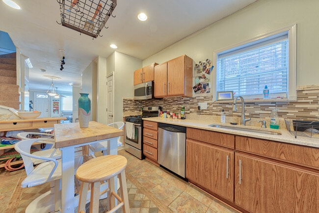 Building Photo - 3306 Fait Ave