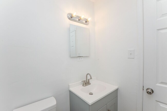 Building Photo - 9544 20th Bay St