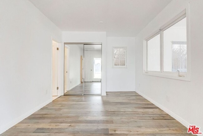 Building Photo - 288 S Coronado St