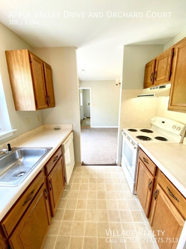 Building Photo - 710 Apple Valley Dr