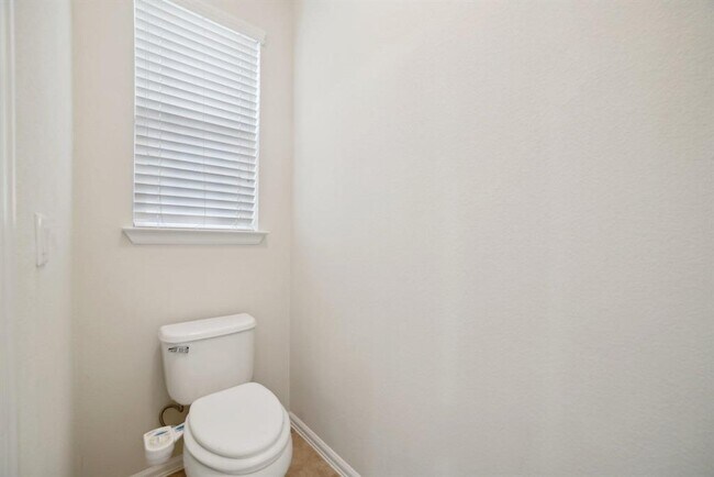 Building Photo - 207 Trinity Lane