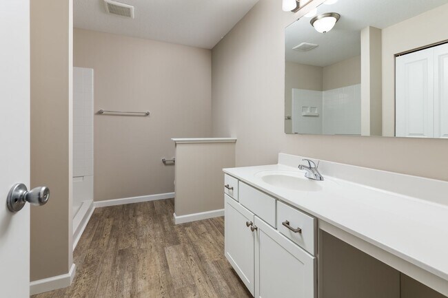 Building Photo - Outstanding Newer Home