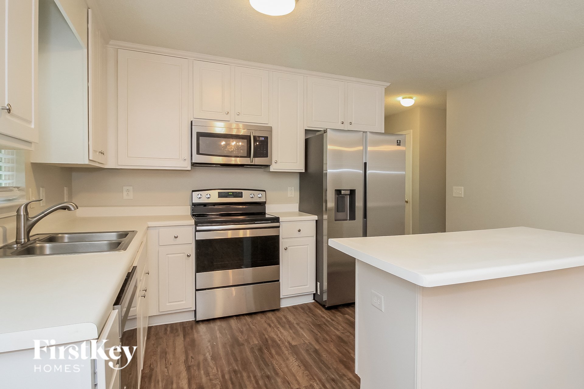 Building Photo - 944 Highland Glen Rd