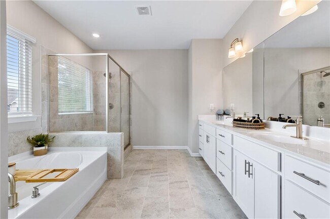 Building Photo - 3363 Park Pointe Cir