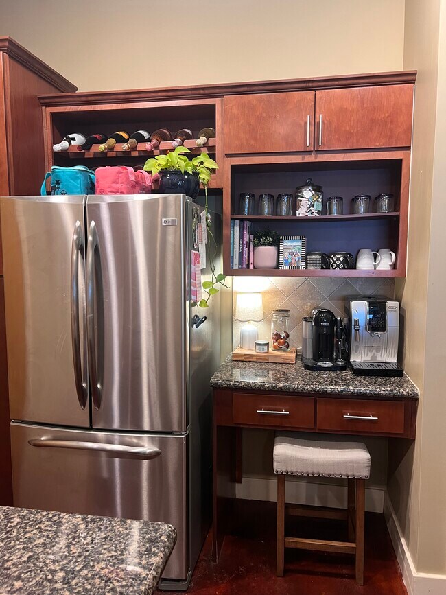 Kitchen 2 - 150 Bee St