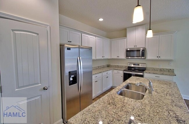 Building Photo - 805 Meloney Dr