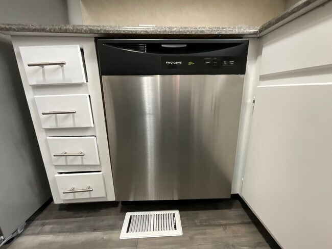 Building Photo - Great 3 Bedroom, 2 Bath home in High Point!