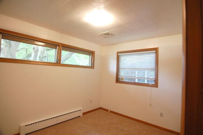 Building Photo - 1903 S Vine St