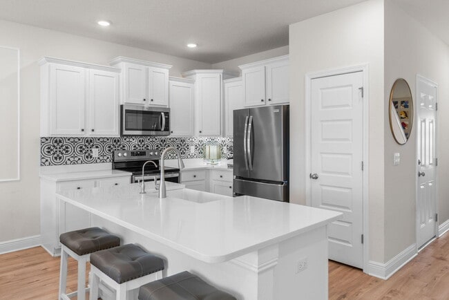 Building Photo - 4 Redbird Lp