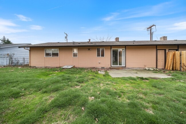 Building Photo - 4216/4218 6th Ave NE Lacey, WA 98516