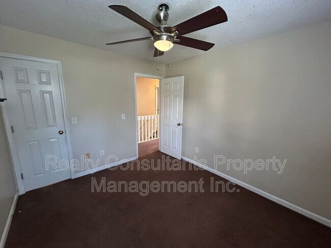 Building Photo - 600 Summerwalk Rd