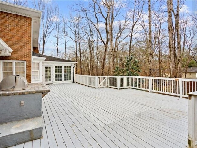 Building Photo - 755 River Gate Dr