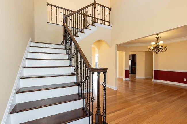 Building Photo - Four Bedroom Home!