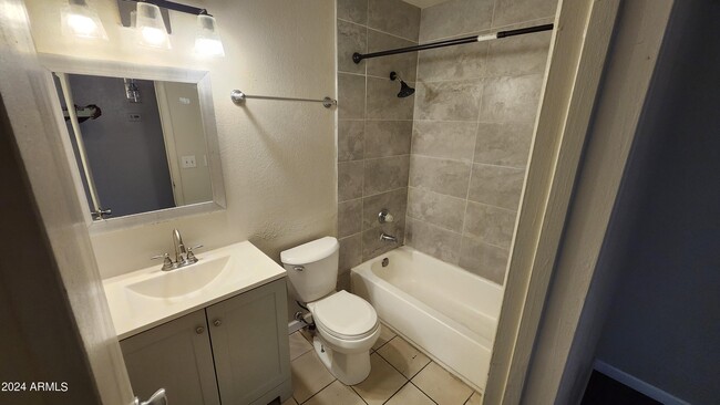 Building Photo - 5844 N 48th Ave