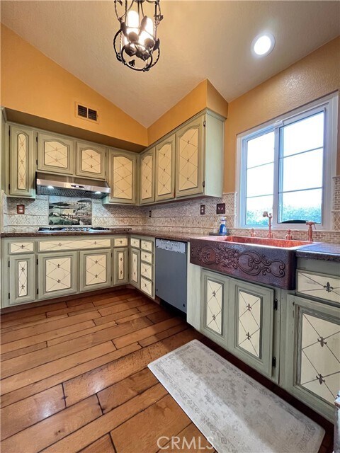 Building Photo - 24112 Country View Dr