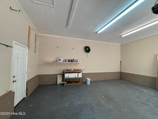 Building Photo - 1 Prichard Ln