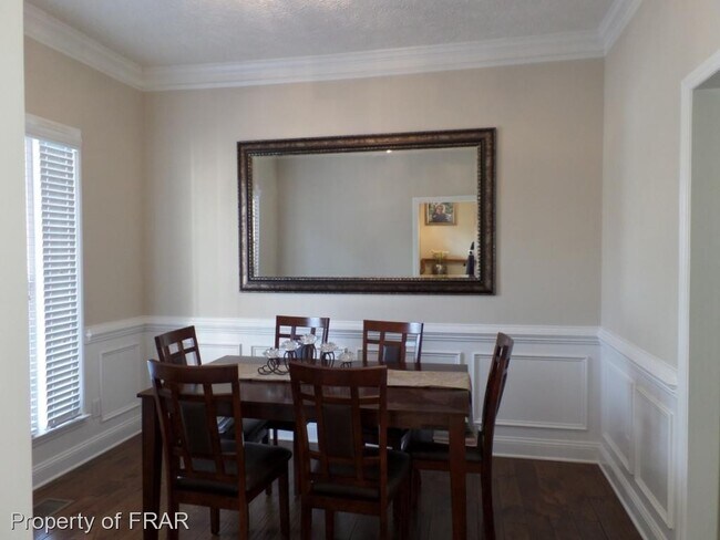 Building Photo - 124 Highgrove Ct