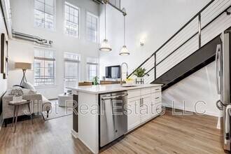 Building Photo - 260 18th St NW
