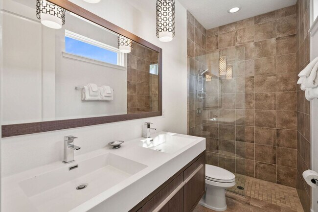 Building Photo - 1561 Corolla Ct