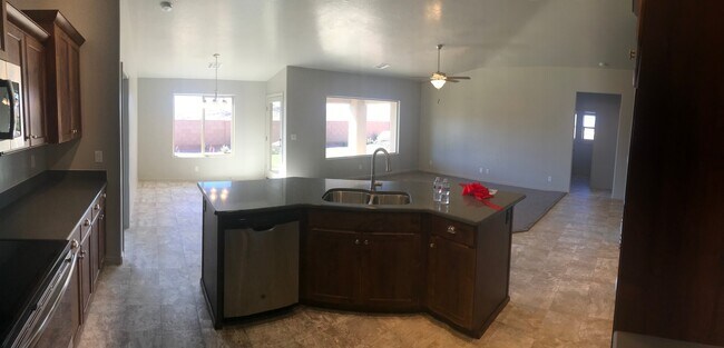 Building Photo - Beautiful Like New 4 bedroom home in Washington Fields!