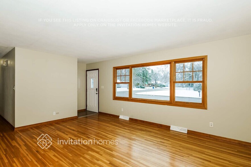 Building Photo - 2273 Sierra Dr