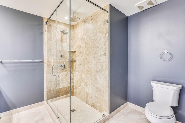 Building Photo - Gorgeous 2/2 with luxurious Lobby Level Condo in Hampden Row