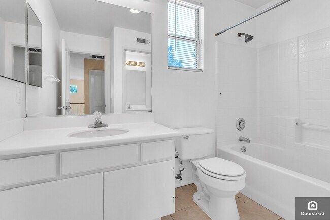 Building Photo - 30958 Mashie Way