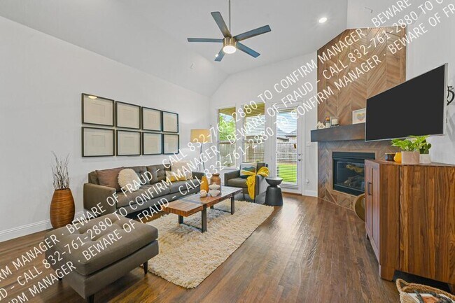 Building Photo - 2606 San Jacinto Dr