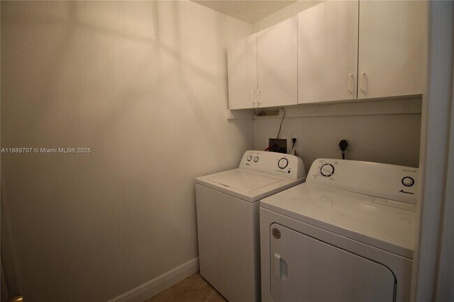 Building Photo - 19246 NW 64th Ct