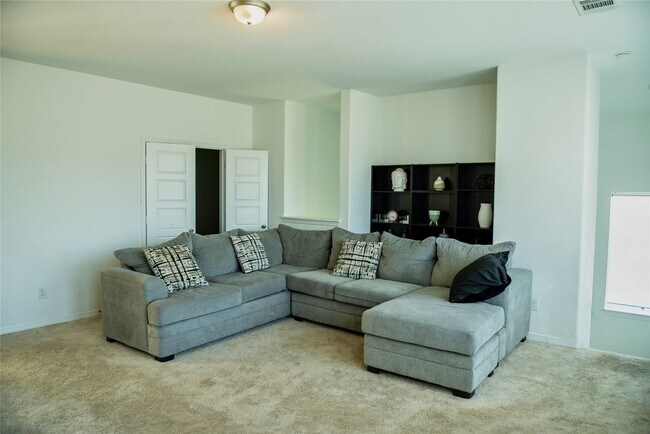 Building Photo - 5307 Streamside Trl