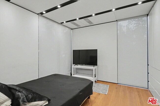 Building Photo - 2644 Eden Pl