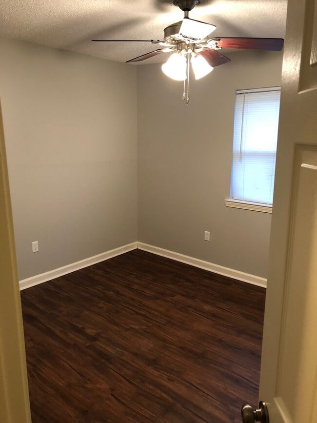Building Photo - 3BR 2BA Jason Dr. Denham Springs