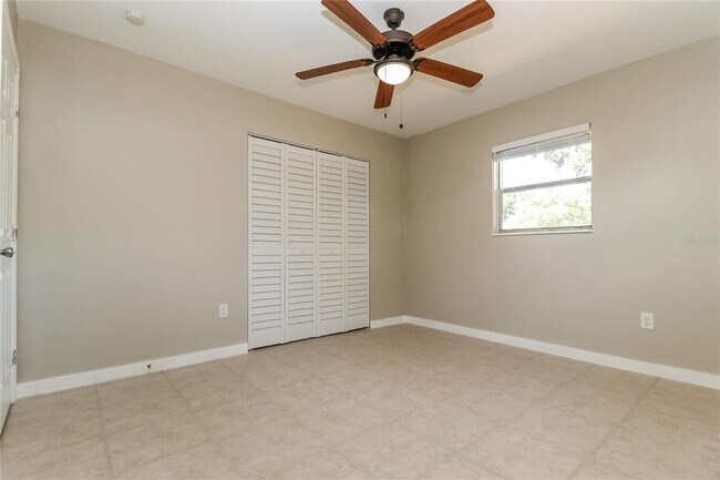 Building Photo - 9537 Groveland St