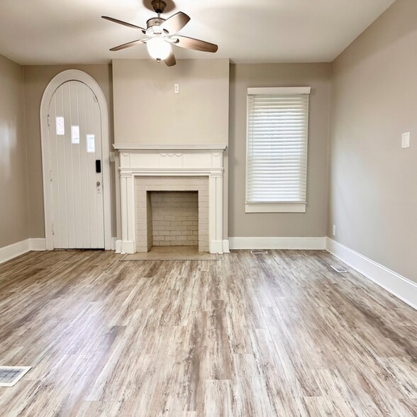 Building Photo - 117 Green Dr