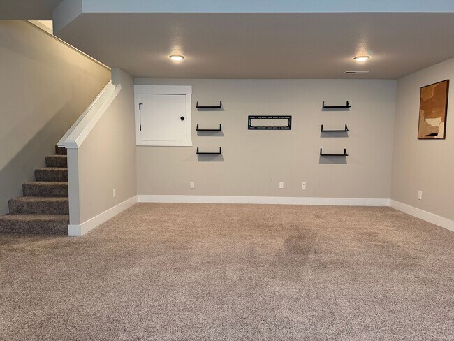 Building Photo - 16825 Chula Vista Ave