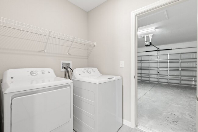 Building Photo - LIKE NEW 5 Bedroom Home for Rent in Shell Cove!