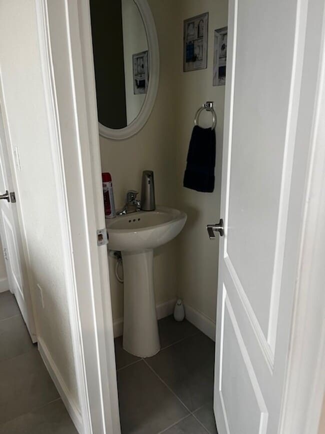 Building Photo - Move-in ready townhome in Verona Trace! This newer 3BR/3BA home!!!