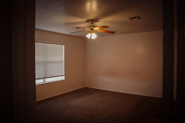 Building Photo - 5208 Bridle Dr