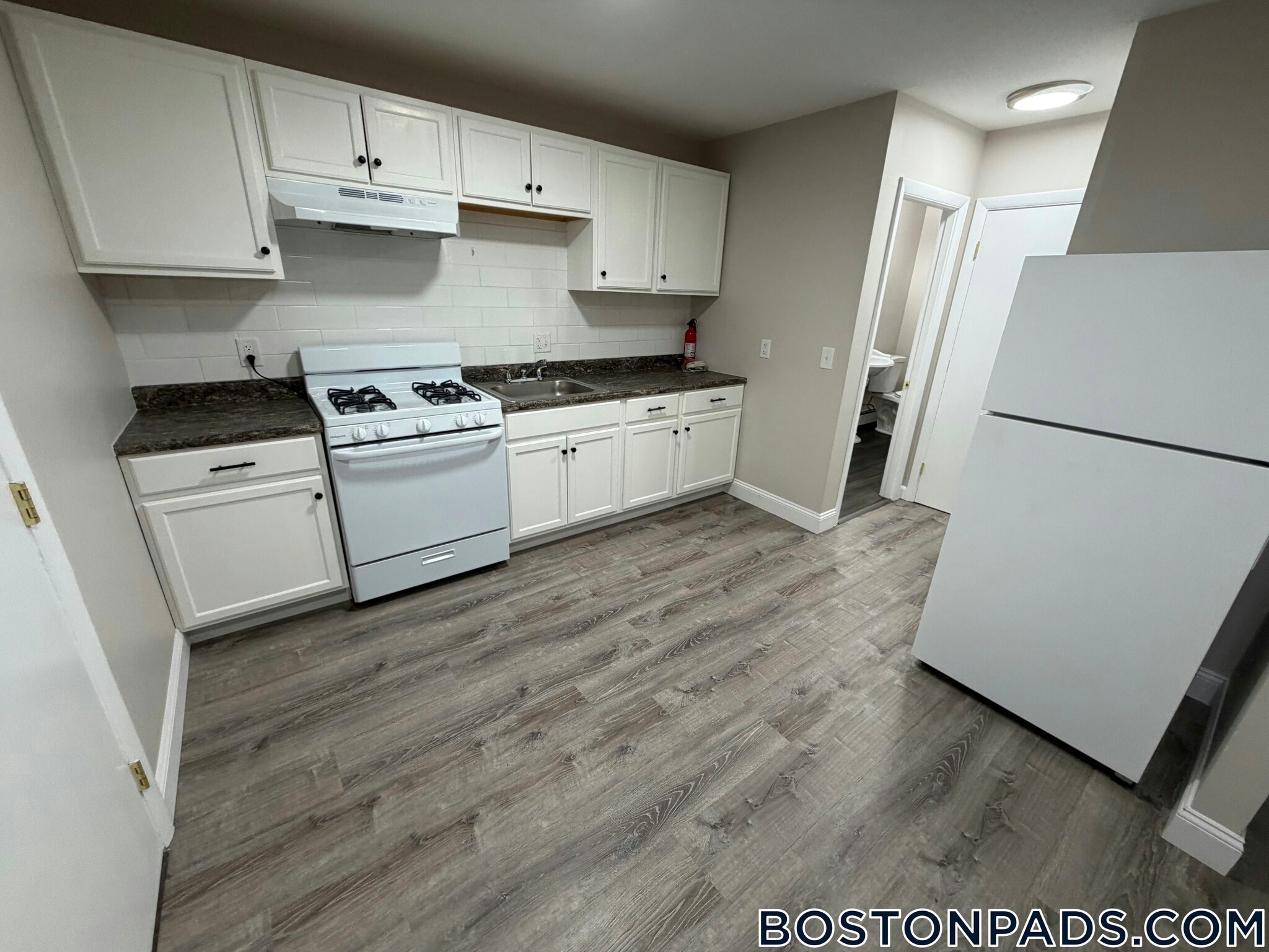 Building Photo - 18 Waugh St