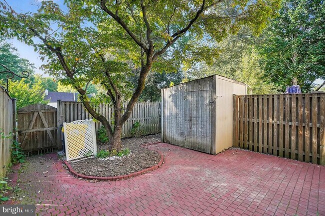 Building Photo - 1694 Forest Hill Ct