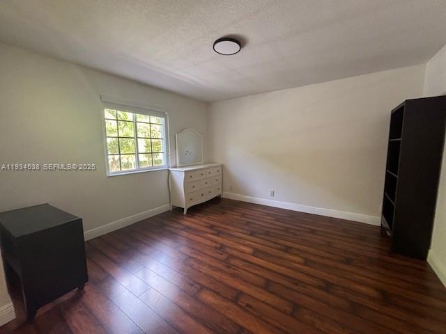 Building Photo - 712 Tulip Cir