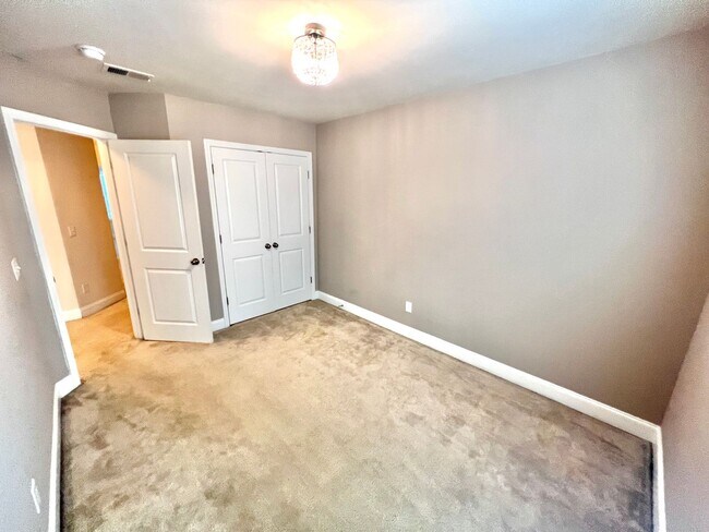 Building Photo - 1708 Restoration Ct