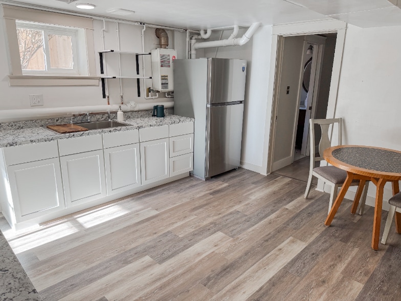 Building Photo - 835 Ouray Ave