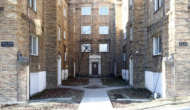 Building Photo - Cross Park Apartments