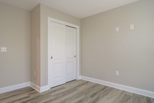 Building Photo - Available for the 2026-2027 lease term.