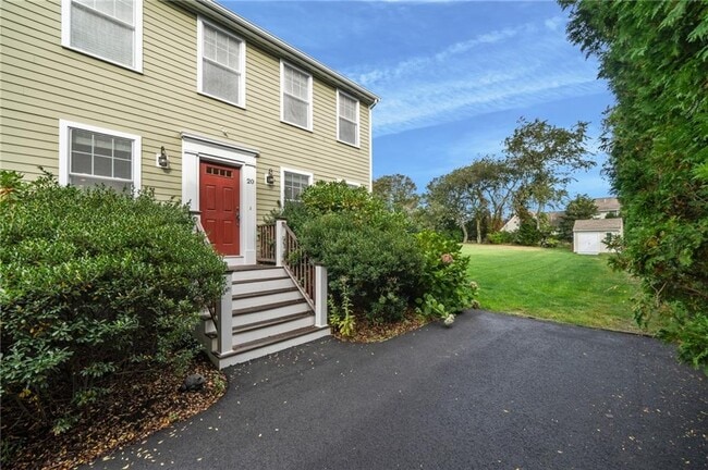 Building Photo - 20 Vanderbilt Ln