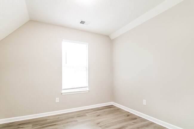 Building Photo - 5731 Riverhead Ave